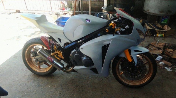 ขายแฟริงcbr1000ราคา5500