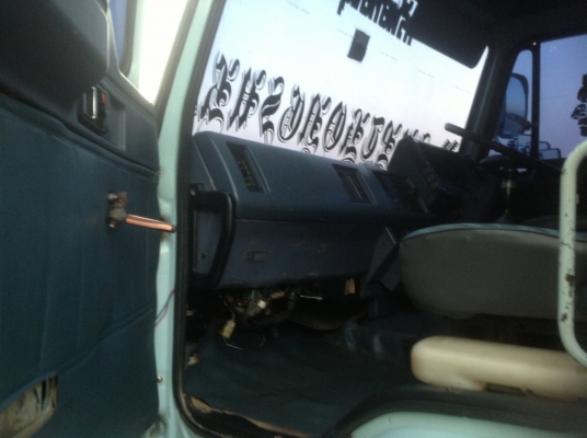 ขายสิบล้อดั้ม240นางฟ้่าสวยๆ