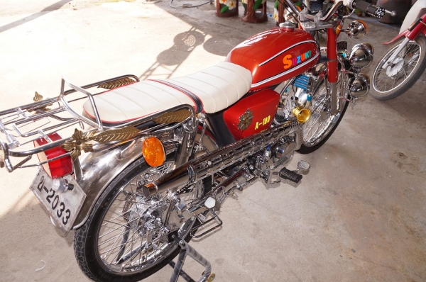 ขาย SUZUKI A 100 ทะเบียนพร้อมโอนเอกสารครบ เครื่อง LIFAN 110 CC คลัชมือ สตาทร์มือ เอกสาร อินวอย ครบ รถแต่งสวย มาก ๆ อะไหล่ แต่งแน่น ๆ