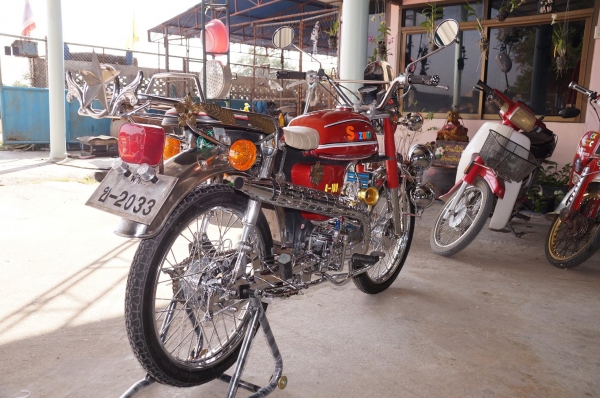 ขาย SUZUKI A 100 ทะเบียนพร้อมโอนเอกสารครบ เครื่อง LIFAN 110 CC คลัชมือ สตาทร์มือ เอกสาร อินวอย ครบ รถแต่งสวย มาก ๆ อะไหล่ แต่งแน่น ๆ