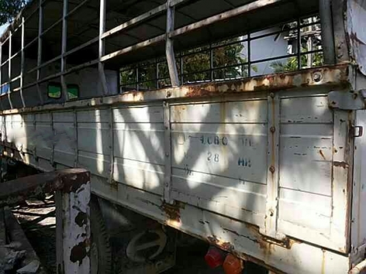 รถฮีโน่ 6 ล้อ รั่ว  FC2W  120 แรงม้า.  สนใจติดต่อ 081 - 6079515