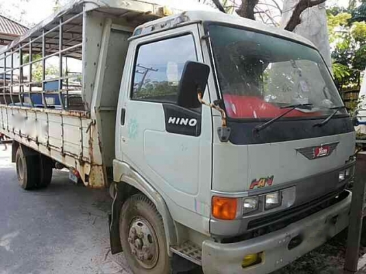 รถฮีโน่ 6 ล้อ รั่ว  FC2W  120 แรงม้า.  สนใจติดต่อ 081 - 6079515