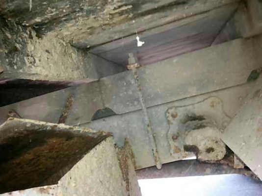 รถฮีโน่ 6 ล้อ รั่ว  FC2W  120 แรงม้า.  สนใจติดต่อ 081 - 6079515