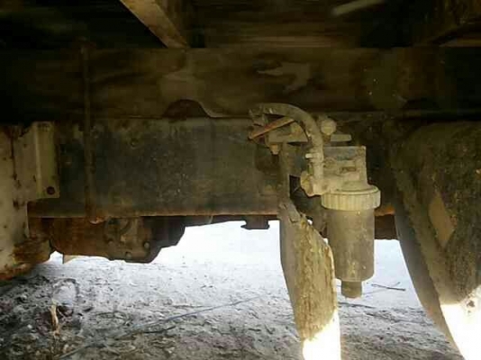 รถฮีโน่ 6 ล้อ รั่ว  FC2W  120 แรงม้า.  สนใจติดต่อ 081 - 6079515