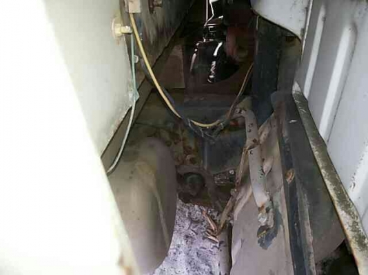 รถฮีโน่ 6 ล้อ รั่ว  FC2W  120 แรงม้า.  สนใจติดต่อ 081 - 6079515