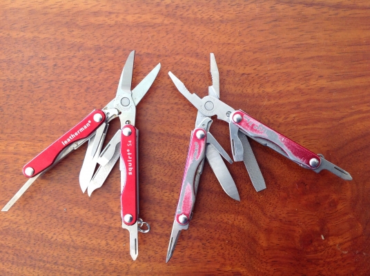 ขายอุปกรณ์เดินป่าเอนกประสงค์ Leatherman Squirt