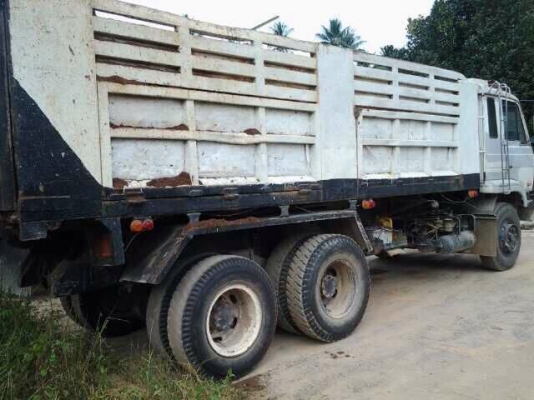 รถนิสสัน 10 ล้อดั้ม CW30  230 แรงม้า.  สนใจติดต่อ 081 - 6079515