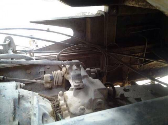 รถนิสสัน 10 ล้อดั้ม CW30  230 แรงม้า.  สนใจติดต่อ 081 - 6079515