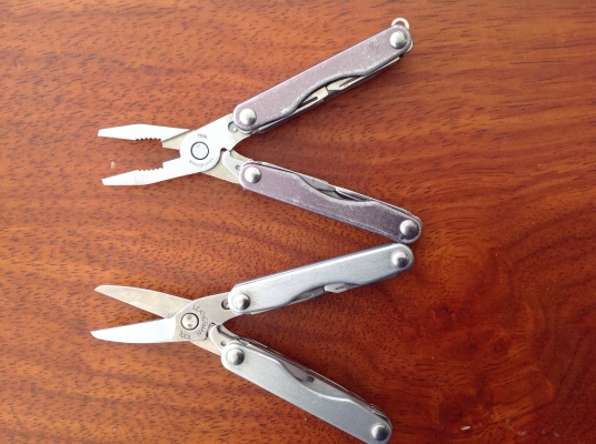 ขายอุปกรณ์เดินป่า Leatherman