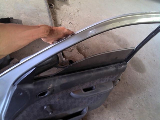 ขายประตูฟอร์ดเรนเจอร์ 3,000 บาท