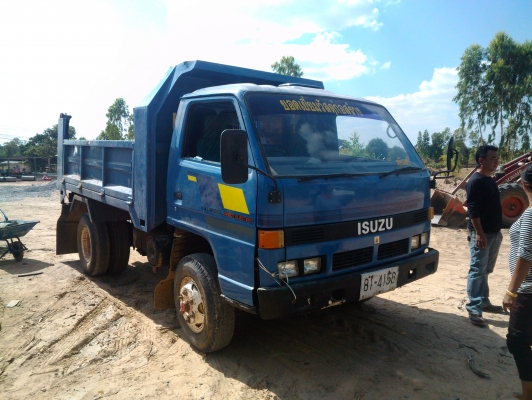 ขาย NPR59G ดั้ม เกียร์ร็อก 6 เกียร์  F หน้าหลัง พวงมาลัย power พร้อมลุยครับ