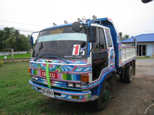 Isuzu FRR เครื่อง6BG1 175HP  หกล้อดั๊มดิน ยาง8.25-16 กระบะยาว3.6 เมตร สภาพพร้อมใช้