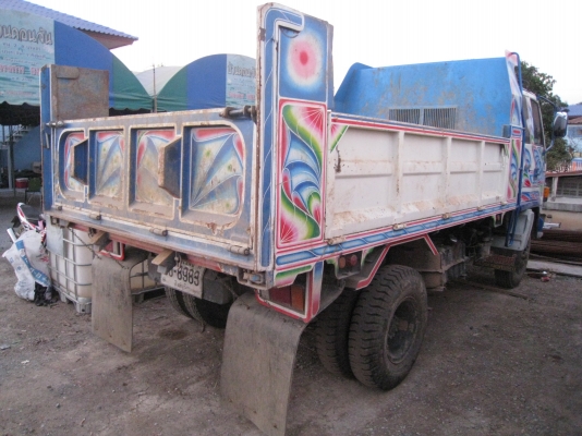 Isuzu FRR เครื่อง6BG1 175HP  หกล้อดั๊มดิน ยาง8.25-16 กระบะยาว3.6 เมตร สภาพพร้อมใช้