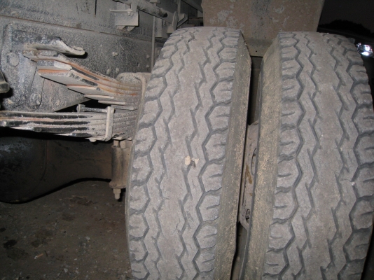 Isuzu FRR เครื่อง6BG1 175HP  หกล้อดั๊มดิน ยาง8.25-16 กระบะยาว3.6 เมตร สภาพพร้อมใช้