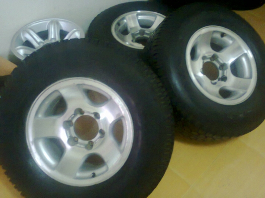 1ชุดมาใหม่ R15X8.5 ET-5 6/139 แม็กเดิมขอบหนาไร้ซ่อมรัดยาง255-70-15 LTXคุ้มๆเอาไว้ลุยราคาเบาๆ1ชุด