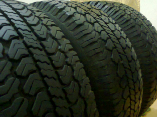 1ชุดมาใหม่ R15X8.5 ET-5 6/139 แม็กเดิมขอบหนาไร้ซ่อมรัดยาง255-70-15 LTXคุ้มๆเอาไว้ลุยราคาเบาๆ1ชุด