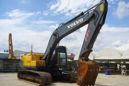 แบคโฮ VOLVO LC 210 ไฟฟ้าครบ เล่มทะเบียน