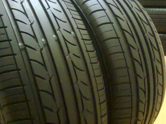 YOKOHAMA  FD 225-60-16 ปี1511 ยางสวยดอกดีไม่มีปะ