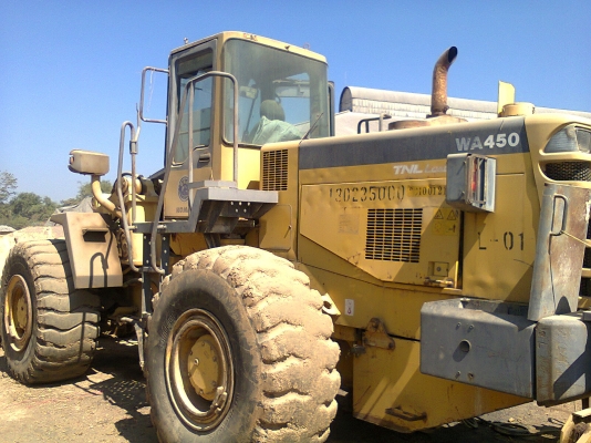 ขายครับ รถตักล้อยาง KOMATSU WA 450 สภาพพร้อมใช้งาน