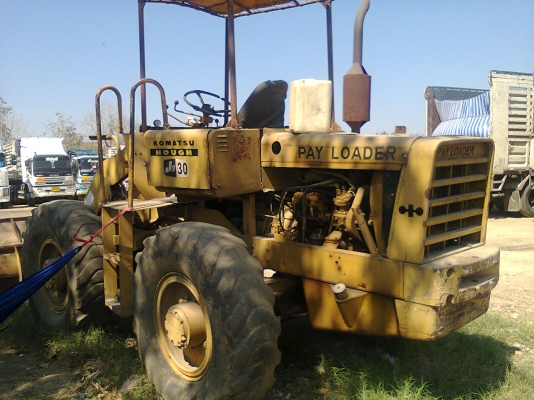 ขายครับ รถตักล้อยาง KOMATSU J1 30 แขนตั้กกะแต สภาพพร้อมใช้งาน