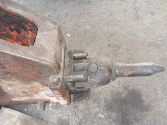 ขายหัวเบรคเกอร์ เจาะหิน เจาะคอนกรีต สำหรับแบ็คโฮ รุ่น 200