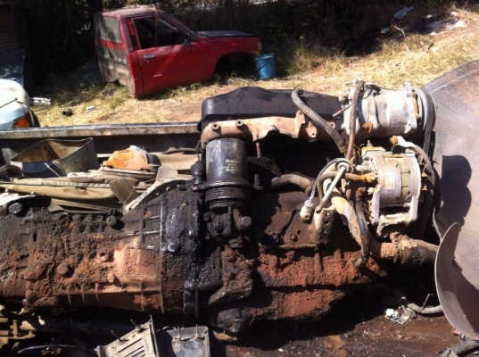 ขายเครื่องมังกรดำ 4ja1 พร้อมเกียร์ ราคา 25000 บาท ต่อรองได้