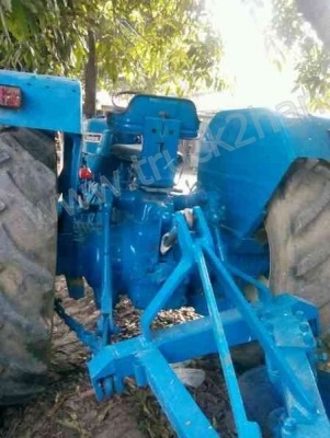 รถไถ ยี่ห้อ Ford รุ่น 77พิเศษ 77เเรงม้า