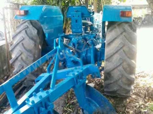 รถไถ ยี่ห้อ Ford รุ่น 77พิเศษ 77เเรงม้า