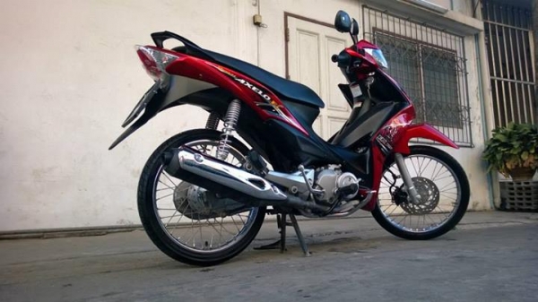 Axelo2013 แดง วิ่ง 2000 ยางใหม่ สภาพสวย ราคาถูกๆ ต่อรองได้เป็นพัน