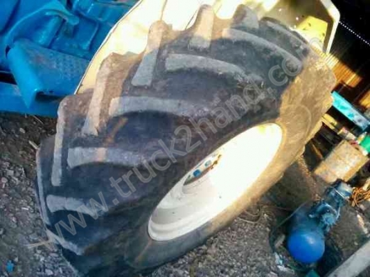 รถไถ ยี่ห้อ Ford รุ่น 66  จำนวนเเรงม้า 86 เเรงม้า