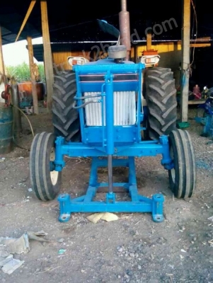 รถไถ ยี่ห้อ Ford รุ่น 66  จำนวนเเรงม้า 86 เเรงม้า