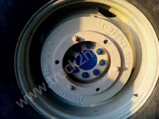 รถไถ ยี่ห้อ Ford รุ่น 66  จำนวนเเรงม้า 86 เเรงม้า