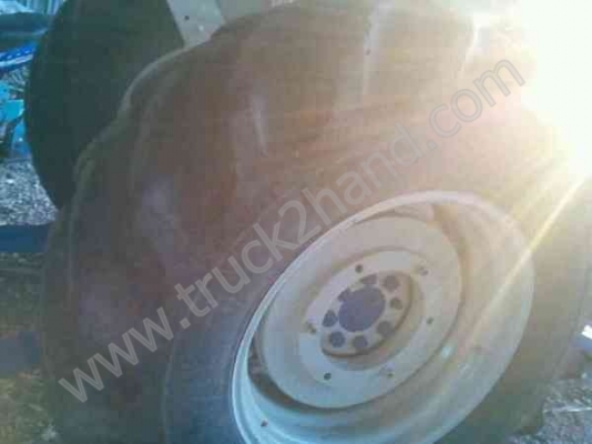 รถไถ ยี่ห้อ Ford รุ่น 66  จำนวนเเรงม้า 86 เเรงม้า