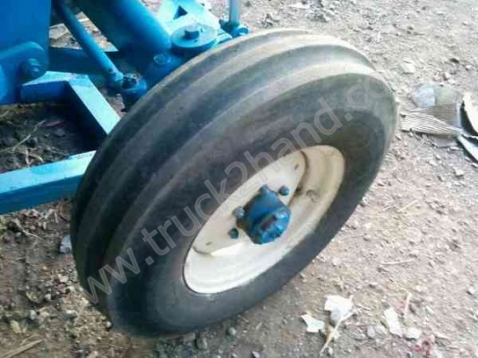 รถไถ ยี่ห้อ Ford รุ่น 66  จำนวนเเรงม้า 86 เเรงม้า