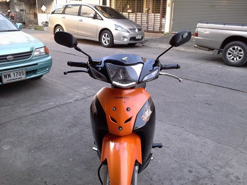 Wave z ubox ปี 49 รถบ้าน เครื่องเดิมๆ ไม่หลวม เอกสารครบ ราคาไม่แพง