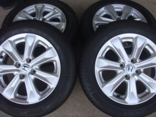 ขายล้อแม็ก HONDA JAZZ ขอบ 15 พร้อมยาง