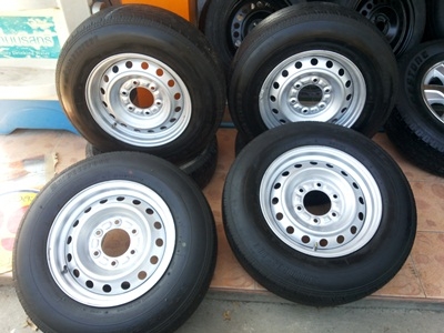 ขายล้อกะทะขอบ15 6 รู พร้อมยาง195R15 กะบะ BRIDGESTONE 1 ชุด