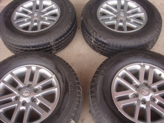 ล้อแม็ก VIGO CHAMP 17 สีรมดำ (รุ่นพิเศษ 50 ปี) พร้อมยางปี 12 ล้อแม็ก VIGO CHAMP 17 สีรมดำ (รุ่นพิเศษ 50 ปี) พร้อมยางปี 12