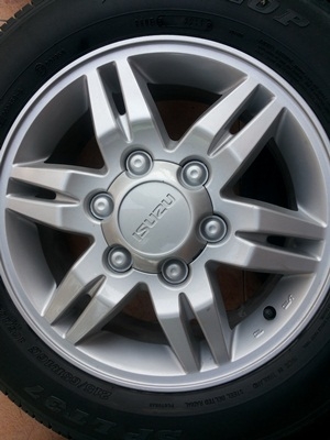 ขายล้อแม็กISUZU D-max HI -lander ขอบ 16 เดิมพร้อมยาง 1 ชุด