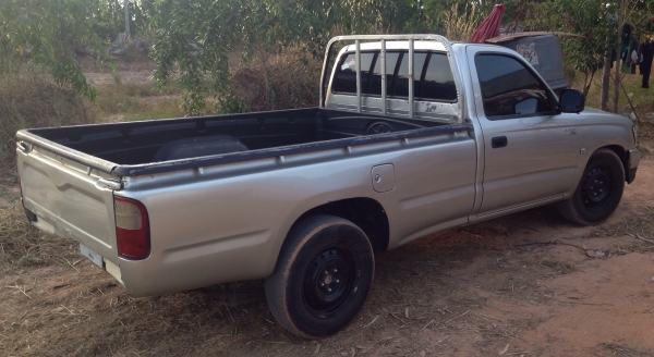 ขายด่วนครับ TOYOTA HILUX TIGER D4D 2.5 ปี 47 สวยๆ เครื่องคอมมอนเรล แน่นดีแรงดีประหยัดน้ำมันสุดๆครับ ภายในเก๋งคอนโซลสวยครบพร้อม แอร์เย็น พวงมาลัยเพาเวอร์ ภายนอกบอดี้สวยไม่มีชน กระบะปูพื้นยางลายเนอร์ครบพร้อมบรรทุกได้เลย ช่วงล่างแน่นหนึบดี เอกสารทะเบียนครบพร