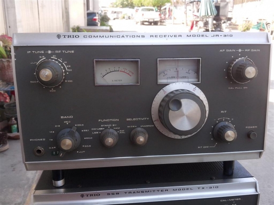 ขายครับพึ่งได้มาจากยุ่น TRIO JR310/TX310 สำหรับเเฟน HF รุ่นเก่า ครับ เเบบหลอด