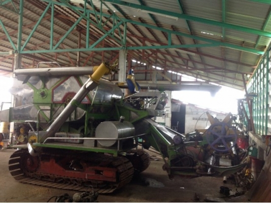 ลดราคาเหลือ 2050000ฝากขายรถเกี่ยวข้าว 3รายการ และ10ล้อ2เพลาบรรทุกรถเกี่ยวอีก1รายการ รวม 4รายการ 087-2976734