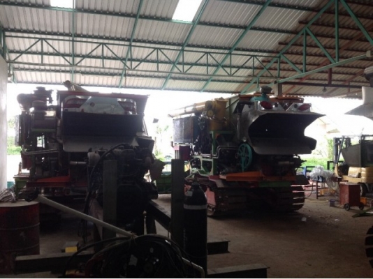 ลดราคาเหลือ 2050000ฝากขายรถเกี่ยวข้าว 3รายการ และ10ล้อ2เพลาบรรทุกรถเกี่ยวอีก1รายการ รวม 4รายการ 087-2976734