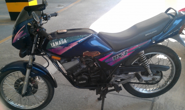 ขาย YAMAHA RXZ. ราคา 4,800 เครื่องแน่นพร้อมใช้งาน เอกสารซื้อขายครับ