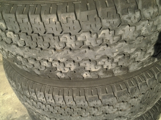 ยาง 245/70/16 สภาพสวย