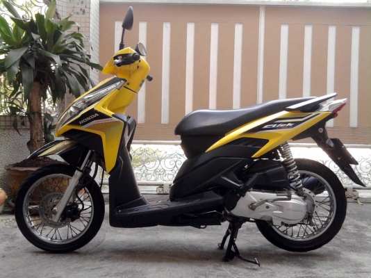 ขออนุญาติขาย Honda CLICK-i ปี 53 วิ่งแค่ 7,xxx Km โอนให้ฟรีครับ