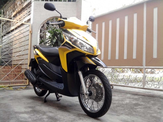 ขออนุญาติขาย Honda CLICK-i ปี 53 วิ่งแค่ 7,xxx Km โอนให้ฟรีครับ