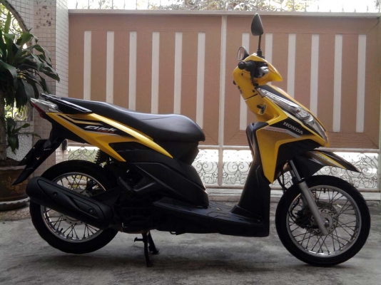 ขออนุญาติขาย Honda CLICK-i ปี 53 วิ่งแค่ 7,xxx Km โอนให้ฟรีครับ