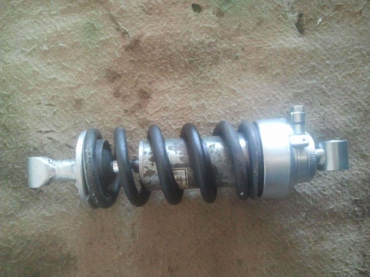 ลดราคา ขายโช๊ค steed 400  ราคาถูก จาก1500 เหลือ 1000