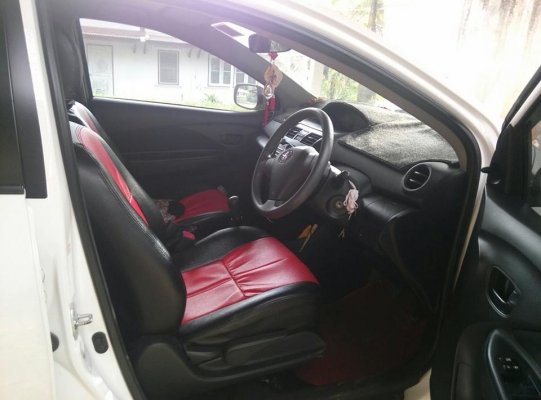 ขายดาวน์ toyota vios  รุ่น J ปี 53 เกียธรรมดา 75,000 บาท  โทร 082-8923611เก่ง